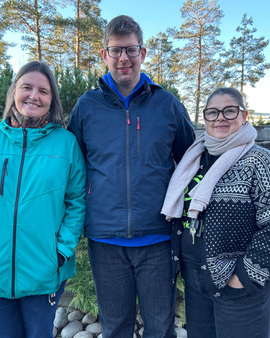 Foto: Marita Nodland en gruppe mennesker som poserer for et bilde