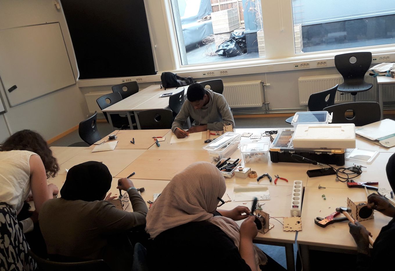 produksjon av høyttalere produksjon av høyttalere