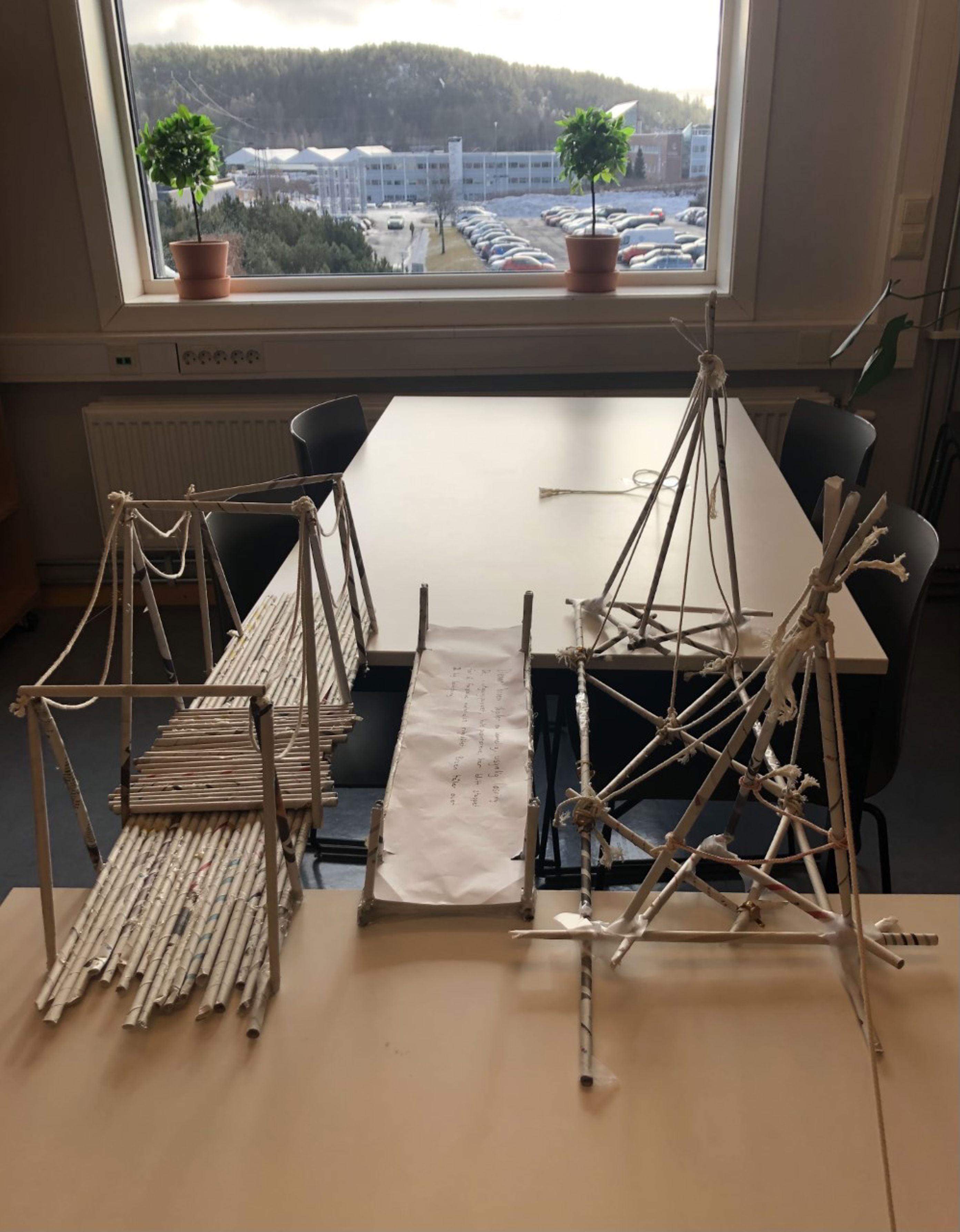 Foto: Sara Kumle Bro av avispapir