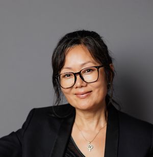 en person som bruker briller