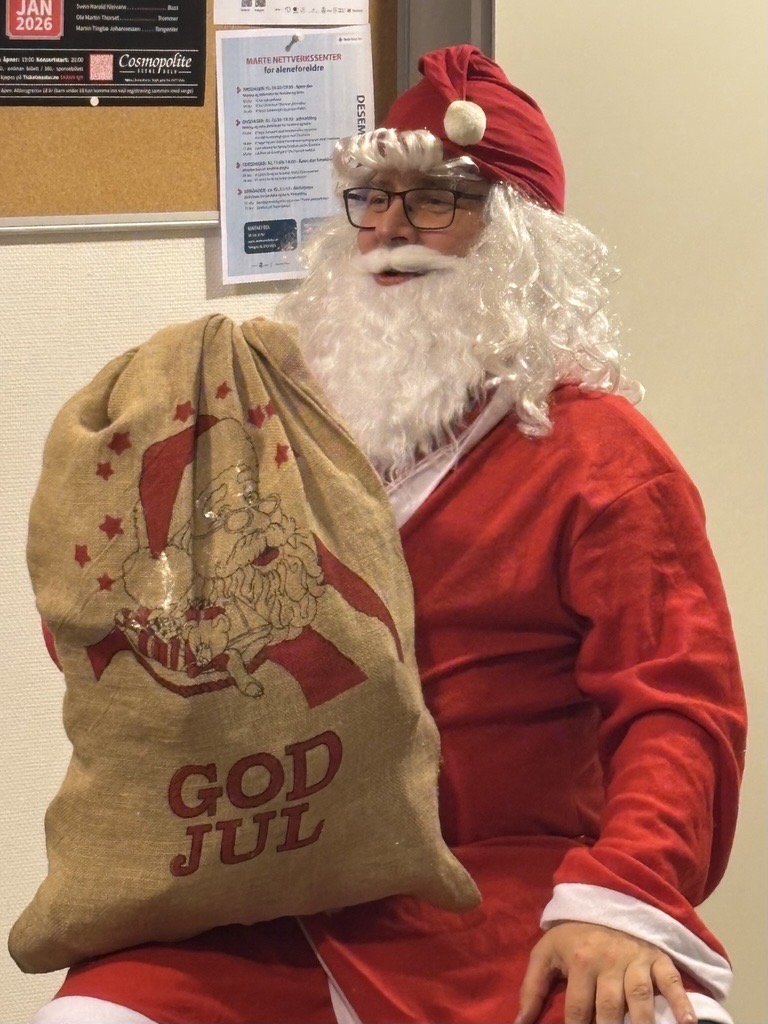 en person som bærer et plagg